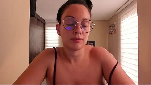 anabel 025 online show from April 30, 2026, 8:57 pm