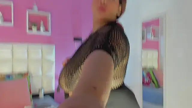 Alanna hot3 online show from June 8, 2026, 1:22 pm