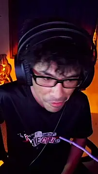 cloudyth1994 online show from June 18, 2026, 7:52 pm