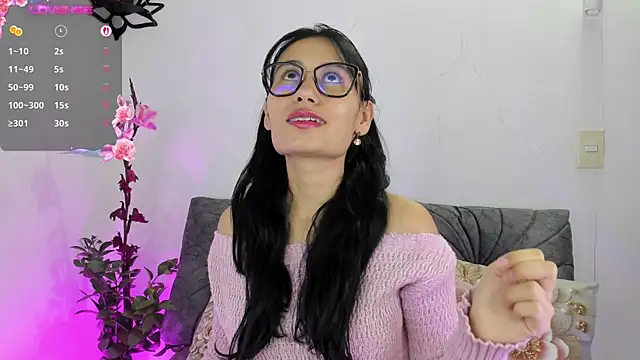 NayeCloud online show from June 4, 2026, 4:17 am