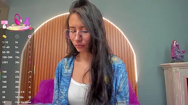 NayeCloud online show from January 9, 2026, 10:39 pm