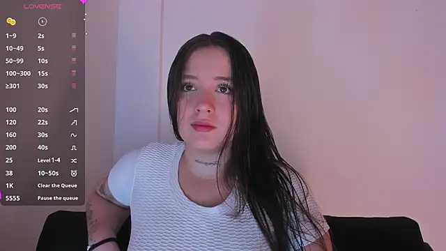 Sabrina Lennox online show from September 29, 2025, 12:11 pm