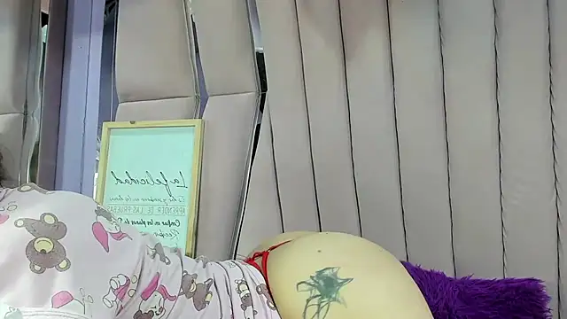 Sasha Petitte online show from September 14, 2025, 3:34 pm