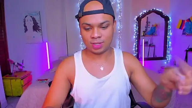 CuteRomi online show from October 22, 2025, 4:12 am