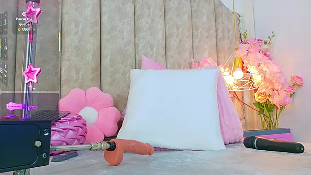 ShanelWest online show from September 25, 2025, 1:17 pm