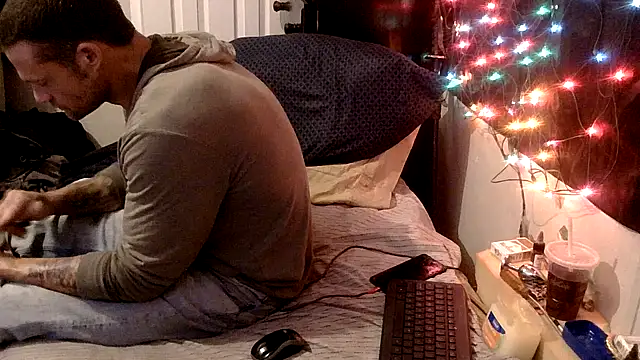 TheOneYouLove69 online show from January 5, 2026, 7:39 pm