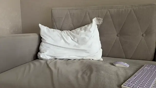 weshycouple online show from May 3, 2026, 3:11 am