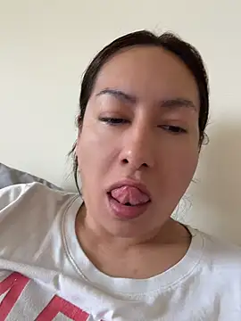 xLadyScarlettx online show from June 23, 2026, 12:47 pm