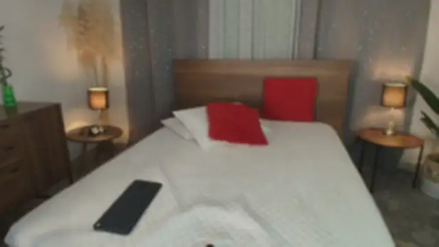 Isaa Coleman  online show from October 16, 2025, 10:07 pm