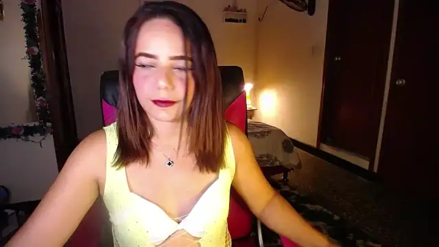 danielle rose 1 online show from September 19, 2025, 6:12 pm