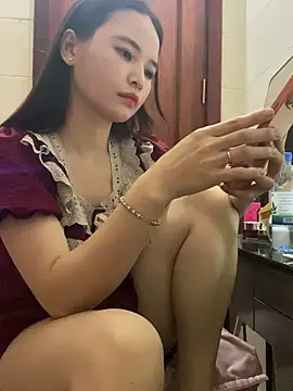 LiLi-Kirix99 online show from May 31, 2026, 1:28 pm