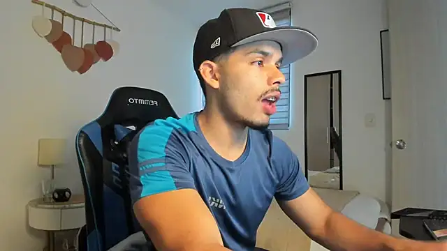 mateoleonee online show from September 27, 2025, 8:37 pm