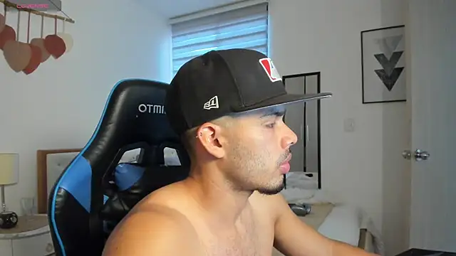 mateoleonee online show from October 3, 2025, 8:21 pm