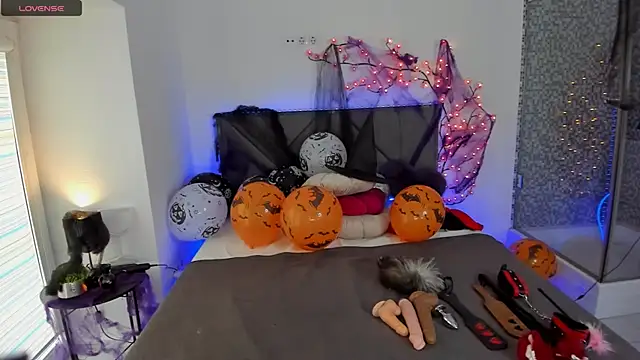 CassieEvans online show from October 28, 2025, 6:34 am