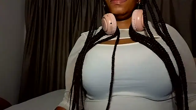 SexyFreaky  online show from February 6, 2026, 7:21 pm