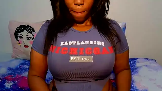 SexyFreaky  online show from February 25, 2025, 7:20 am