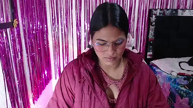 SweetAlmaa online show from April 27, 2026, 10:24 am