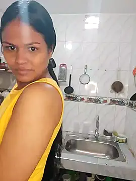 SweetAlmaa online show from November 19, 2025, 4:40 pm