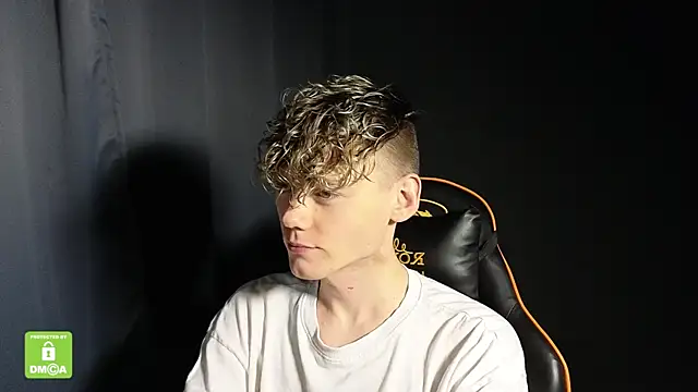 Keytaro online show from January 12, 2026, 10:36 pm