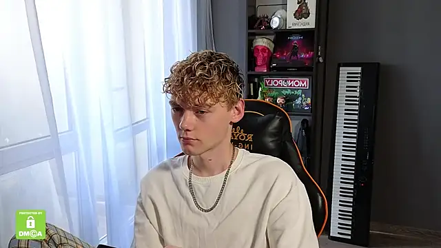 Keytaro online show from September 19, 2025, 8:18 am