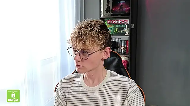 Keytaro online show from October 7, 2025, 12:39 pm