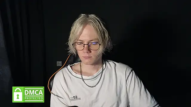 Keytaro online show from May 8, 2026, 1:59 pm