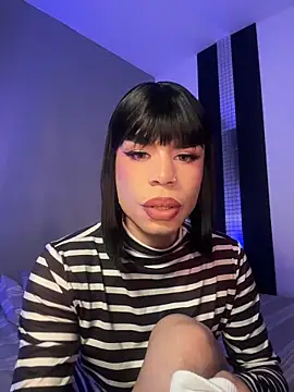 LucyGiraldo online show from June 11, 2026, 7:55 pm