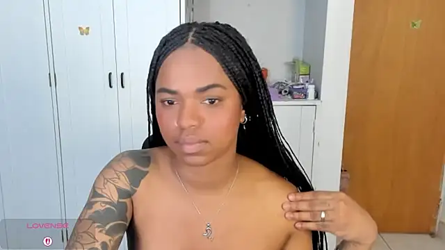 Marce 22 online show from September 26, 2025, 1:23 am