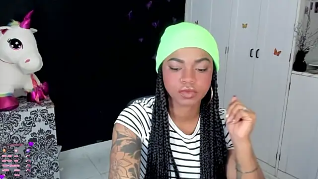 Marce 22 online show from November 6, 2025, 3:43 am