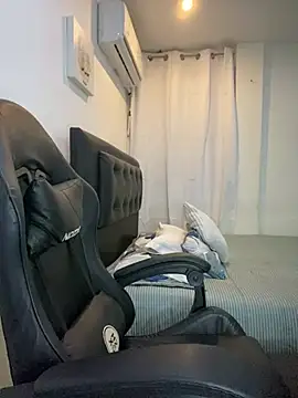 Snapshot of Belissa_miller chatting on March 18, 2026, 4:30 pm Belissa miller online show from March 18, 2026, 4:30 pm