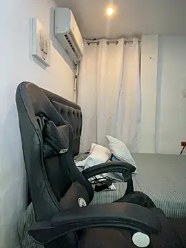 Snapshot of Belissa_miller chatting on February 21, 2026, 7:27 pm Belissa miller online show from February 21, 2026, 7:27 pm