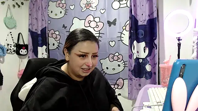 lussyevans24 online show from November 26, 2025, 5:51 am