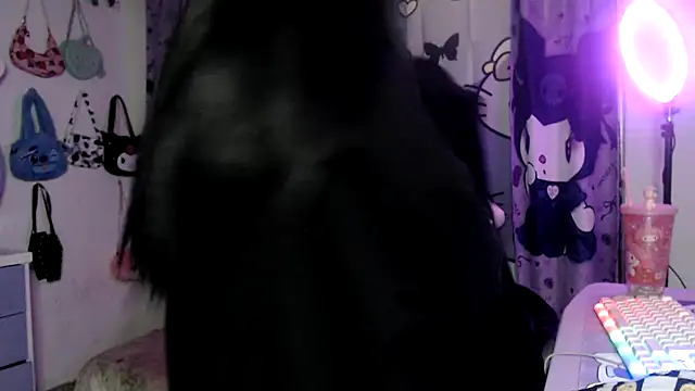 lussyevans24 online show from November 9, 2025, 5:44 am