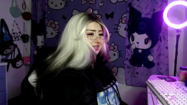 lussyevans24 online show from March 22, 2026, 4:16 am