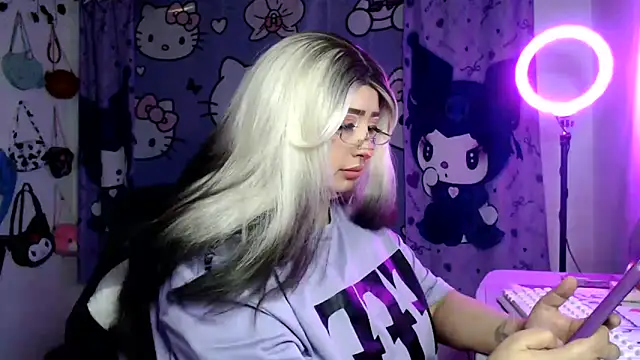 lussyevans24 online show from March 16, 2026, 4:09 am