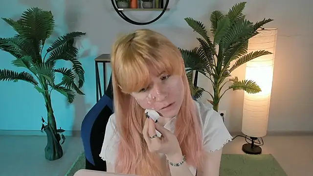 LexiWenford online show from March 11, 2025, 2:42 am