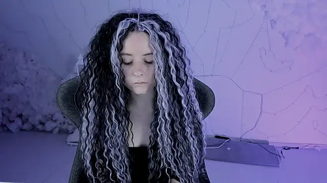 LexiWenford online show from March 18, 2025, 2:51 am