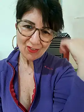 Snapshot of Viola8p chatting on March 9, 2026, 9:35 am Viola8p online show from March 9, 2026, 9:35 am