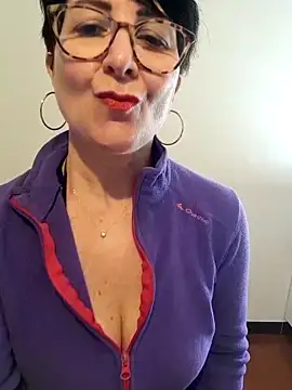 Snapshot of Viola8p chatting on March 19, 2026, 2:06 pm Viola8p online show from March 19, 2026, 2:06 pm