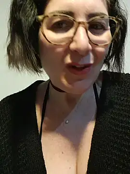 Viola8p online show from November 14, 2025, 3:05 pm