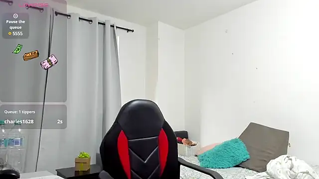 Sanddi milff online show from March 18, 2025, 9:32 pm