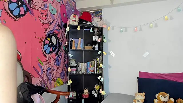 kittyzenn online show from October 24, 2025, 6:51 pm