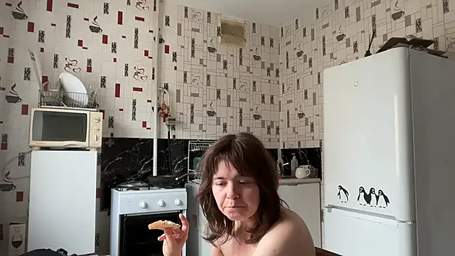 Diamond Tyler online show from July 10, 2026, 5:18 am