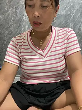 Linaannn online show from July 7, 2026, 7:23 am