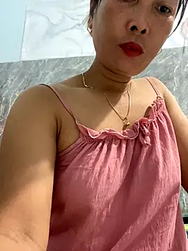 Linaannn online show from October 31, 2025, 11:55 pm