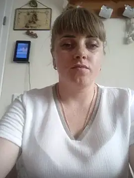 CoddessCrystal online show from June 15, 2026, 7:41 am