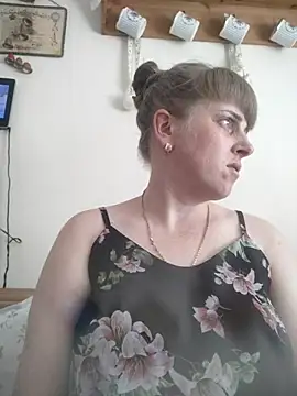 CoddessCrystal online show from June 18, 2026, 8:35 am