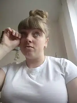 CoddessCrystal online show from February 12, 2026, 9:09 am