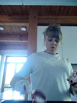 CoddessCrystal online show from September 18, 2025, 11:02 am