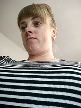 CoddessCrystal online show from October 14, 2025, 7:20 am